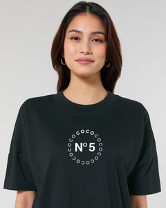 COCO N° 5 Black T-Shirt Set-in sleeve