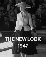 Load image into Gallery viewer, 30 AV. MONTAIGNE, THE MAISON OF THE NEW LOOK Organic V-Neck White T-Shirt