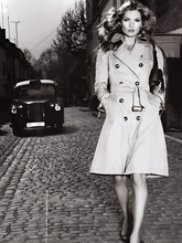 Load image into Gallery viewer, KATE MOSS | The White V-Neck